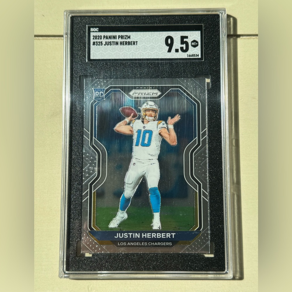 2020 Panini Prizm Justin Herbert Rookie #325 SGC 9.5
LA Chargers